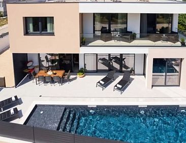 Vakantiehuis Villa Barbara with heated pool