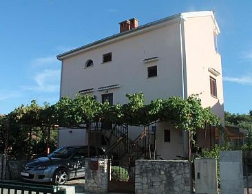 Appartement Wohnung Jadrija mit zwei Balkonen in Strandnähe