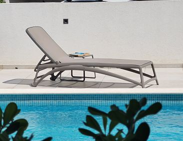 Appartement Romantische Luxuswohnung mit Garten, Pool