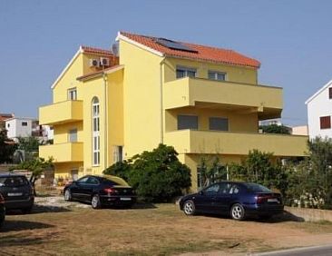 Appartement Moderne Ferienwohnung in Vodice mit Grill