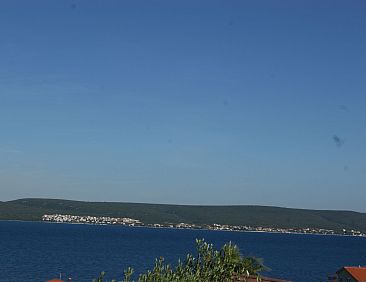 Appartement für vier Personen mit Balkon im ersten Obergesc