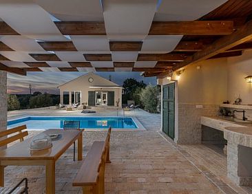 Vakantiehuis Villa Oliveto with pool