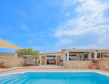 Vakantiehuis Holiday House Fjaka