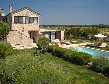 Vakantiehuis Villa Royal with heated pool