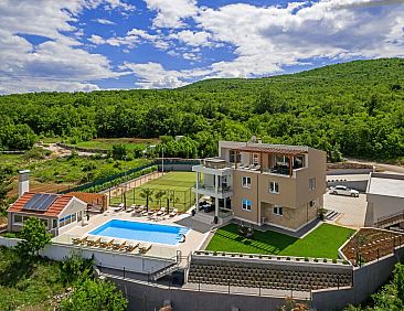 Vakantiehuis Großes Haus in Lokvičići mit privatem Pool