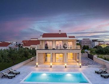 Vakantiehuis Luxuriöse Villa direkt am Meer - Agentur TA Le