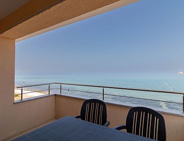Appartement NEW Beachfront Wohnung mit Meerblick - TA Leut
