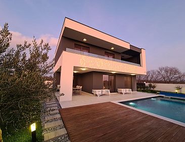 Vakantiehuis Villa Angelo mit Sauna, Fitnessraum und Pool