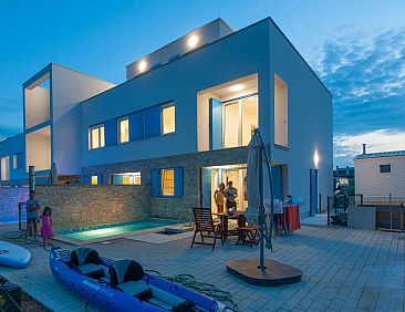 Vakantiehuis Strandvilla "Miri Olive" mit beheiztem Pool