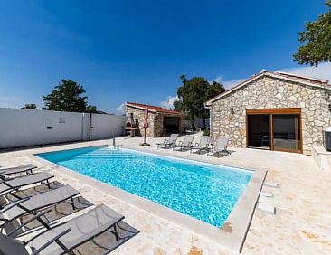 Vakantiehuis Stone villa Marita with pool