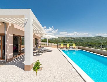 Vakantiehuis Villa Longfield mit privaten Pool und Sauna