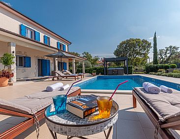 Vakantiehuis Villa Romansa mit Sauna und Whirlpool in Sirito