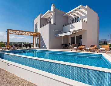 Vakantiehuis Wunderschöne Ferienvilla Lomari