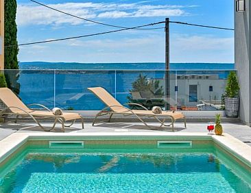 Vakantiehuis Modern Villa Futura with pool