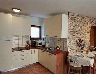 Appartement Geräumige Wohnung in Starigrad mit privatem Par