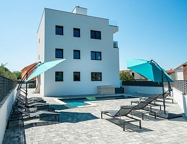 Appartement Villa Div with heated pool Apartment No.1