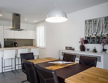 Appartement Modernes Apartment in Slatine mit privatem Parkp