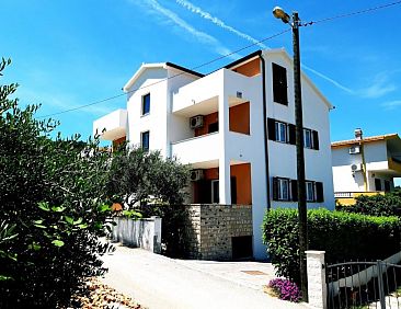 Vakantiehuis über zwei Etagen mit Garten, Terrasse und zwei