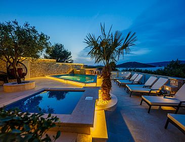 Vakantiehuis Strandnahes Ferienhaus mit Garten in Ražanj