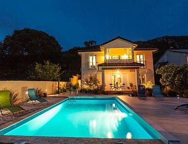 Vakantiehuis Ferienvilla mit privatem Pool