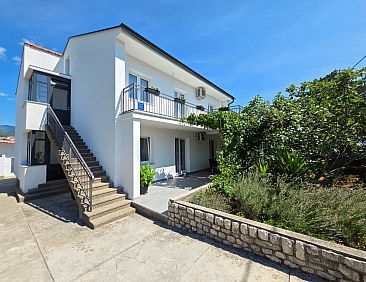 Appartement Wohnung im Erdgeschoss mit Terrasse und Grill