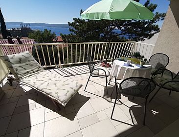 Appartement in Selce mit Balkon