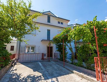 Appartement Irena Apartments 2 kat / HR-10649-02
