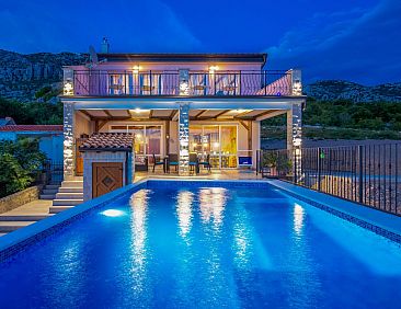 Vakantiehuis Meerblick Ferienvilla Haus Lucija mit Pool