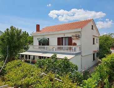 Appartement Apartment Bijelic - mit Balkon, 480 m vom Meer