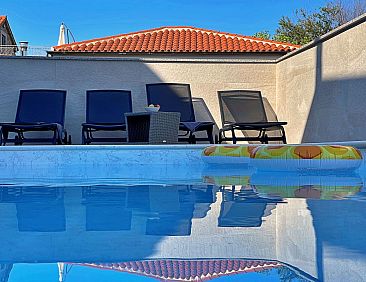 Appartement Apartment Bonum mit privatem Pool