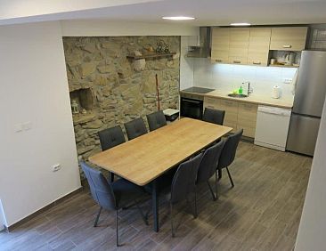 Vakantiehuis Renoviertes Ferienhaus in Baska mit Terrasse