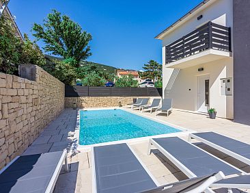 Vakantiehuis Villa mit privatem Pool für 8 Personen auf der