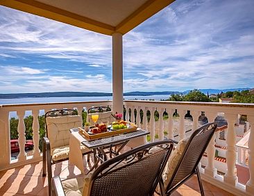 Appartement Wohnung mit Balkon und Meerblick