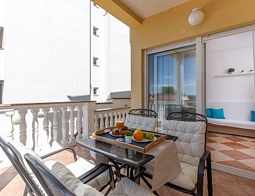 Appartement Wohnung mit Balkon und Meerblick