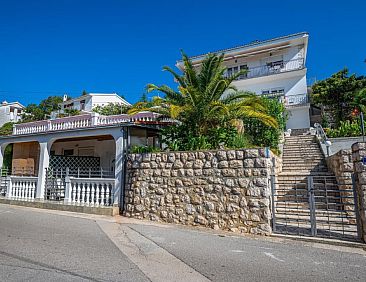 Appartement Wohnung in Dramalj mit Kleiner Terrasse
