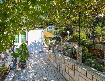 Appartement Appartement in Dramalj mit Terrasse und Grill