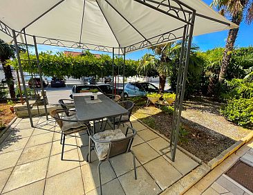 Appartement Appartement in Dramalj mit Grill und Terrasse