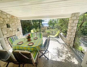 Appartement in Jadranovo mit Terrasse und Grill