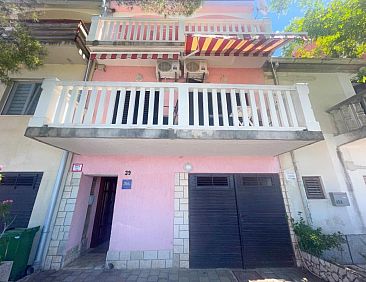 Appartement Wohnung in Jadranovo mit Grill und Garten