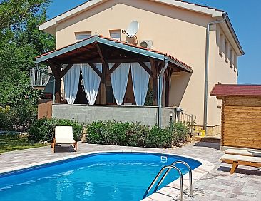 Appartement in Šilo mit Gemeinschaftspool