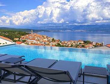 Vakantiehuis Luxuriöse Villa mit Pool und fantastischem Mee