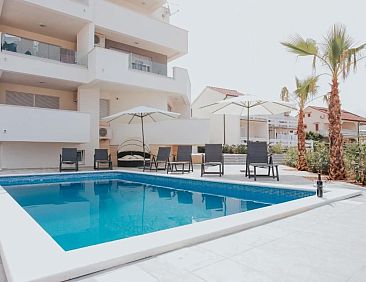 Vakantiehuis Pool Villa Aldura