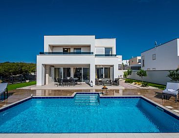 Vakantiehuis Luxuriöse Villen Royal II