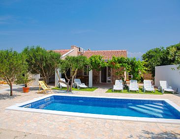 Vakantiehuis Holiday home Tina with Private pool