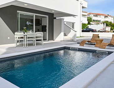 Vakantiehuis Villa mit privatem Pool für 20 Personen