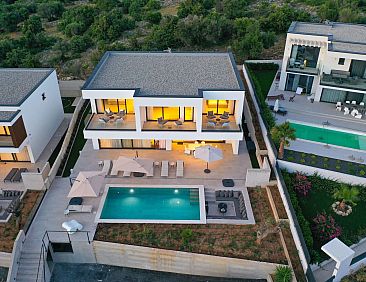 Vakantiehuis Luxuriöse Villa 360 - privater beheizter Pool