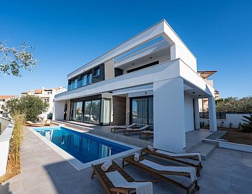 Vakantiehuis Elegante Villa Cataleya mit privatem Pool und S