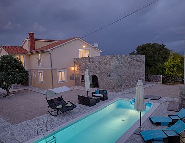 Vakantiehuis Luxuriöse Villa mit Pool, großem mediterranen
