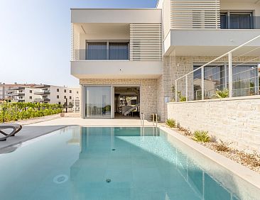 Vakantiehuis Neue moderne Villa "Smokva 1" mit Pool