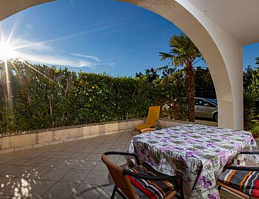 Appartement schöne Wohnung "Apartman Mira 1" mit Terrasse